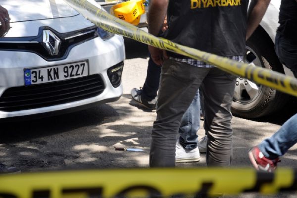 Diyarbakır'da silahlı, bıçaklı kavga