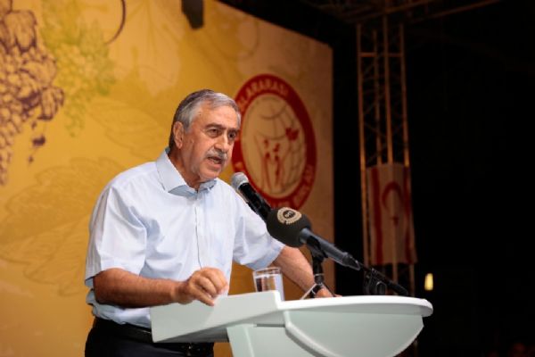 Mustafa Akıncı: Ya eşitliğimizi kabul edecekler ya da...