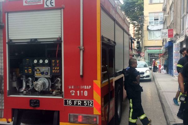Bursa'da tadilat sesine kızdı evini yaktı