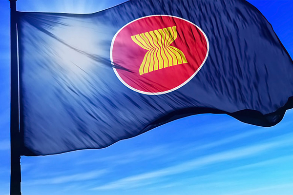 ASEAN'a katılan dışişleri bakanları Çin'i eleştirdi