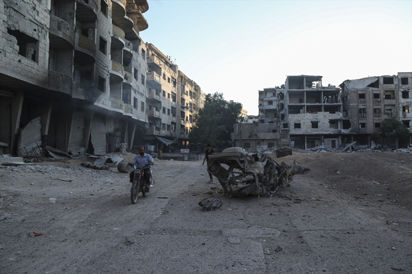 Rejim güçleri yine sivilleri vurdu!