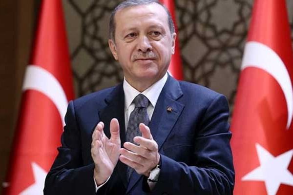 Cumhurbaşkanı Erdoğan Atiker Konyaspor'u tebrik etti