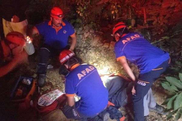 Uludağ'da düşerek yaralanan doktoru AFAD kurtardı