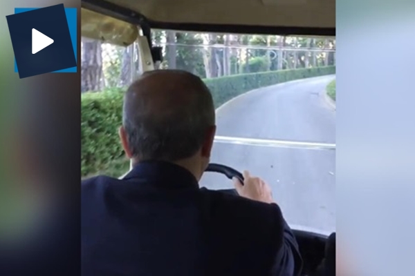 Erdoğan golf arabası kullandı