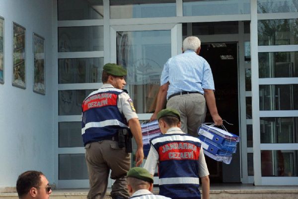 Aydın'da 64 sanıklı çatı yapılanmasının yargılanmasına başlandı