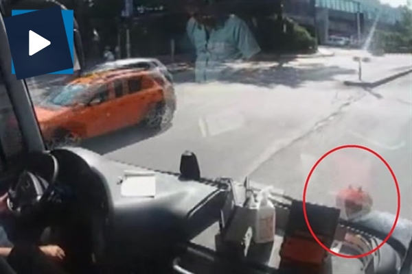 Şişli'de yolcu otobüsü yaşlı adama çarptı