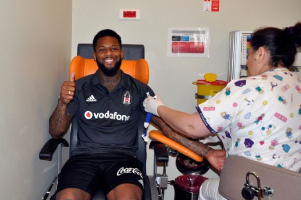 Jeremain Lens sağlık kontrolünden geçti