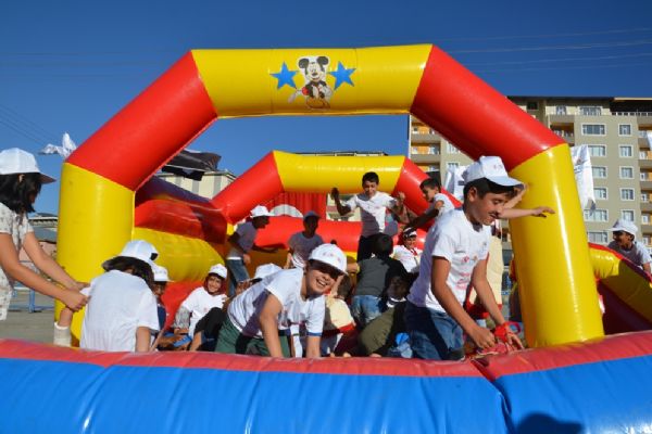 'Oyun Karavanı' Muş'ta çocuklar gönüllerince eğlendi