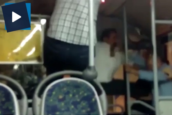 Otobüs şoförüne dayak kamerada!