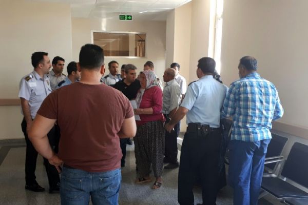 Adıyaman'da köyde başlayan kavga acil serviste devam etti: 8 yaralı, 10 gözaltı