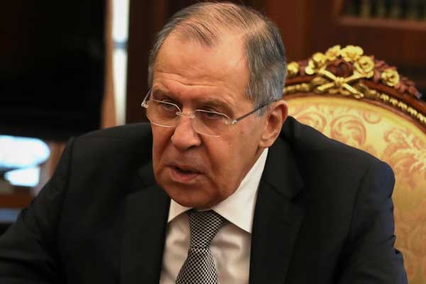 Lavrov: Askeri senaryolardan uzak durulmalı