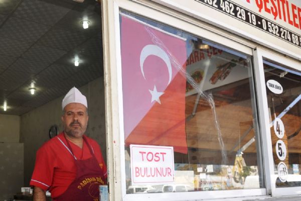 Mardin'de Esnaftan bayrağa müdahaleye tokatlı cevap