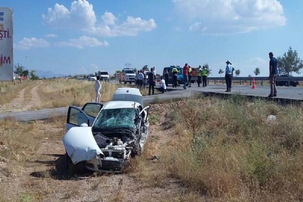 Karaman'da FETÖ şüphelisinin içinde olduğu araç kaza yaptı