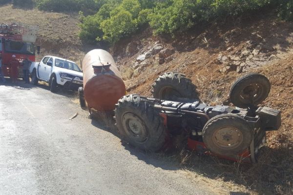 Gümüşhane'de traktör devrildi: 2 ölü