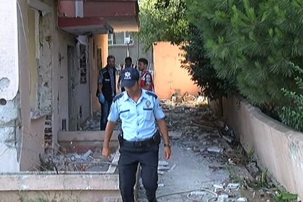 Bakırköy'de helikopter destekli eş zamanlı baskın