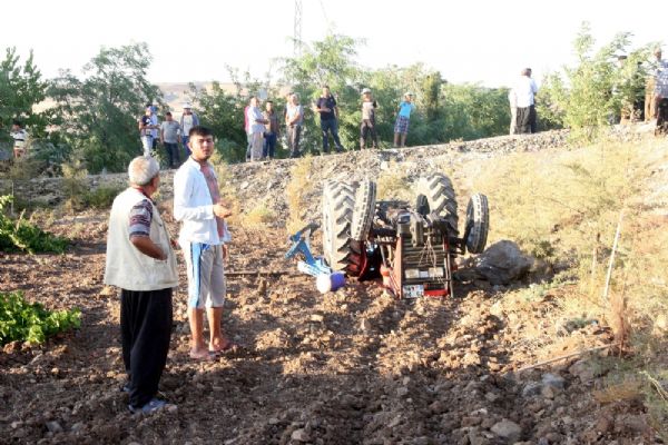 Traktör oyun oynayan çocukların üzerine yuvarlandı: 2 ölü