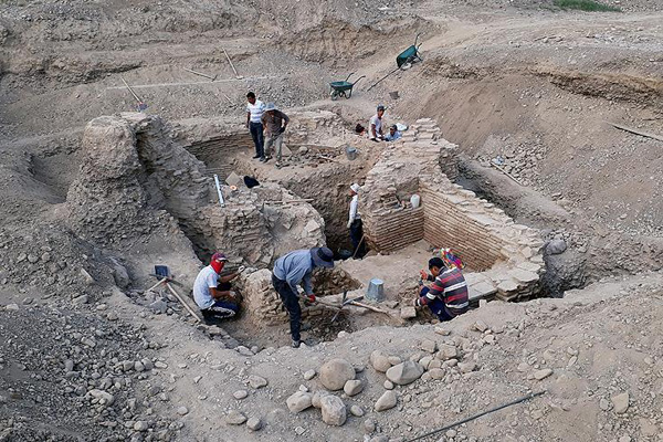 Kırgızistan'da Karahanlılar'a ait türbe bulundu