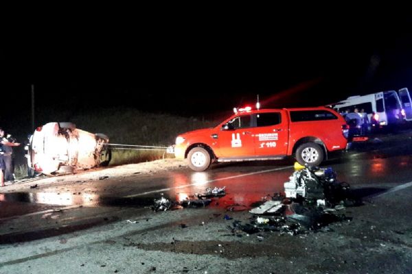 Erzurum'da kaza: 1 polis öldü, 13 kişi yaralandı