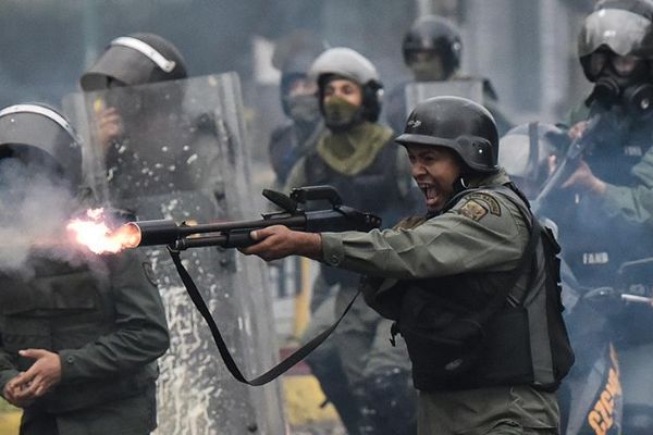 BM'den Venezuela'ya: Gerilimi düşürün