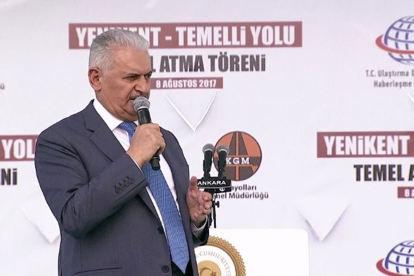 Binali Yıldırım:'Bu memleketin evladıysan ülkeni nasıl şikayet edersin'