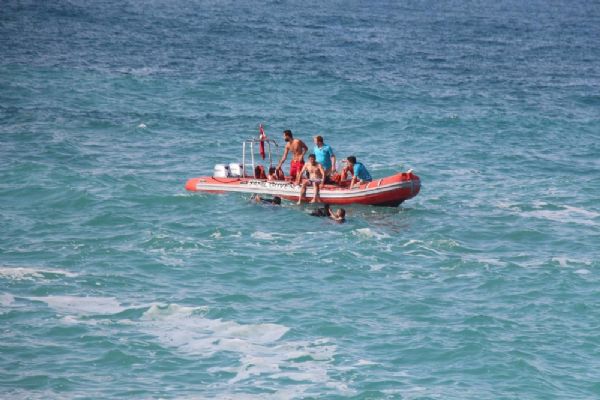 Zonguldak'a dev dalgalar liseli genci yuttu