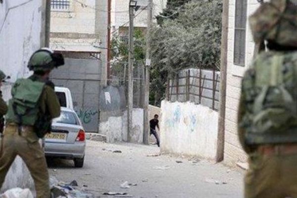 İsrail 27 Filistinliyi gözaltına aldı