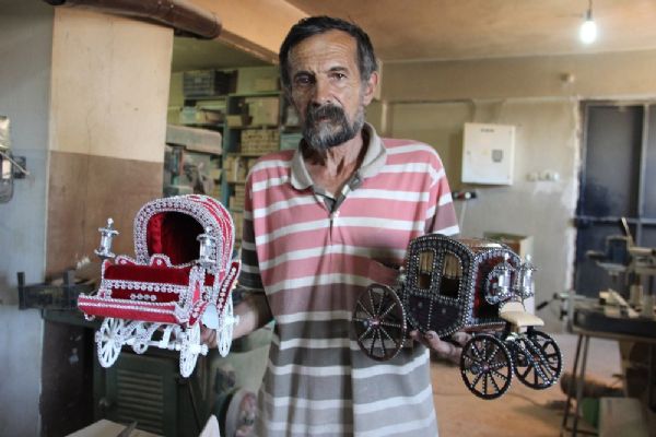 Cemal Çolakoğlu, atık malzemeleri sanata dönüştürüyor