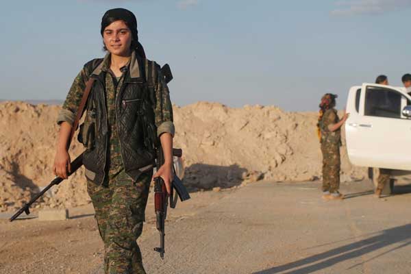 YPG Menbic’i gerçekten Esed rejimine teslim etti mi?