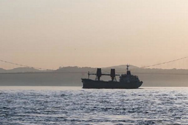 İstanbul Boğazı gemi geçişlerine kapatıldı