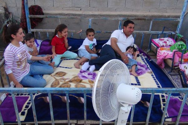 Şanlıurfa'da 'Dam Palas'larda vantilatörle serinlik