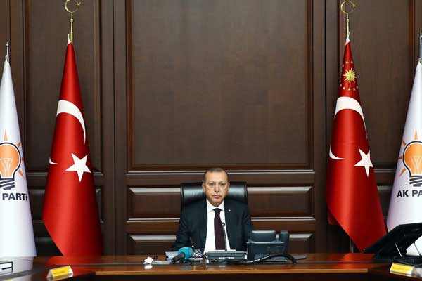 Metal yorgunluk için önemli adım... AK Parti'de 4 il başkanı bırakıyor!