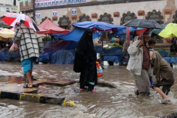 Yemen'de sel 8 can aldı!