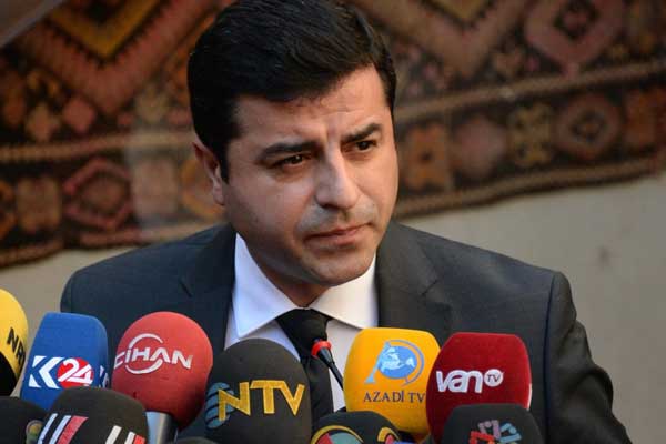 Demirtaş'tan HDP'lilere: CHP kurultayına katılın