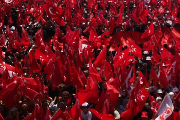 'Ölürüm Türkiyem' Kürtçe'den mi çalıntı?