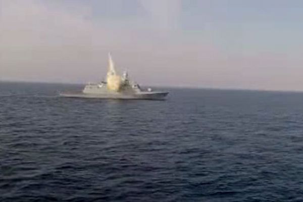 Amerika savaş gemisi Çin denizine girdi!