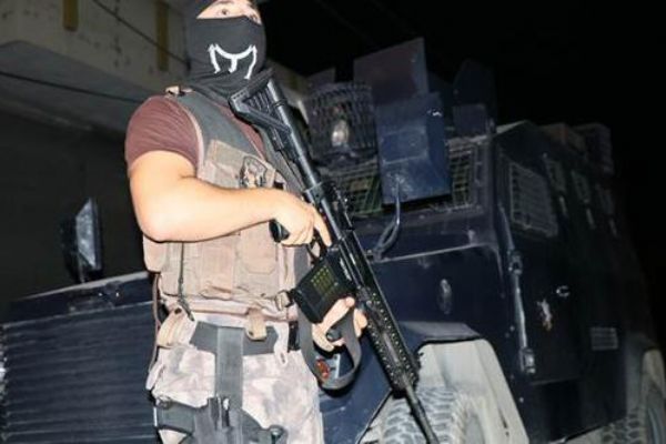 Adana’da PKK’ya operasyon