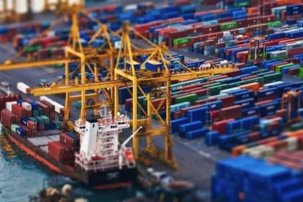 Cari açık geriledi