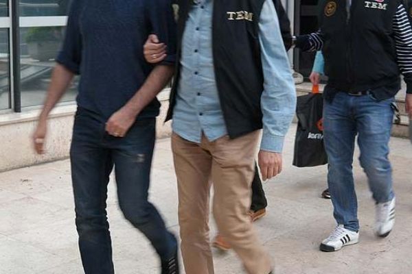 İzmir'de FETÖ operasyonu