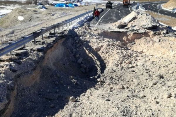 Şemdinli'de patlayıcı imha edildi