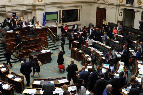 Belçika'nın 'ek iş yapan' siyasetçileri