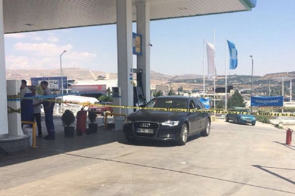 Bidonla benzin satmayan istasyonun müdürünü vurdular