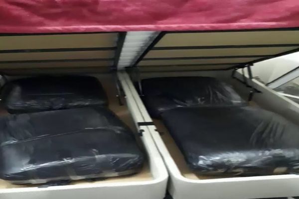 Bazanın altından 200 kilogram esrar çıktı