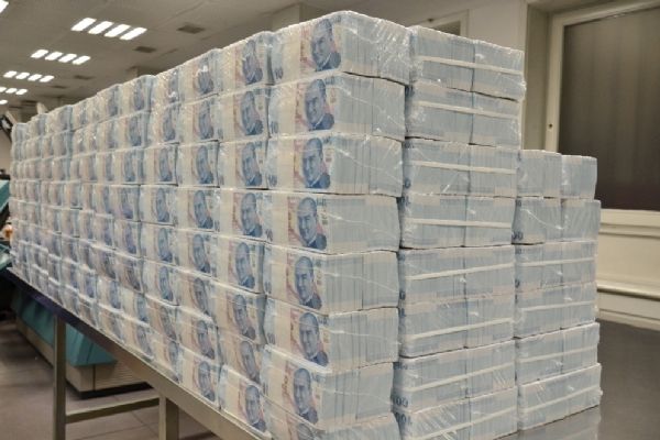 1 milyon TL'yi zimmetine geçirmiş