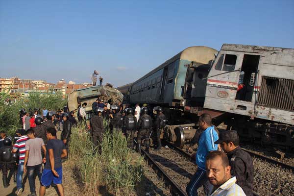 Mısır'daki tren kazasında ölü sayısı yükseldi
