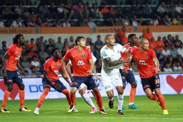 Süper Lig'in açılış maçı Medipol Başakşehir'in: 1-0