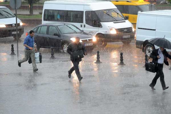 İstanbul'a yağmur geliyor