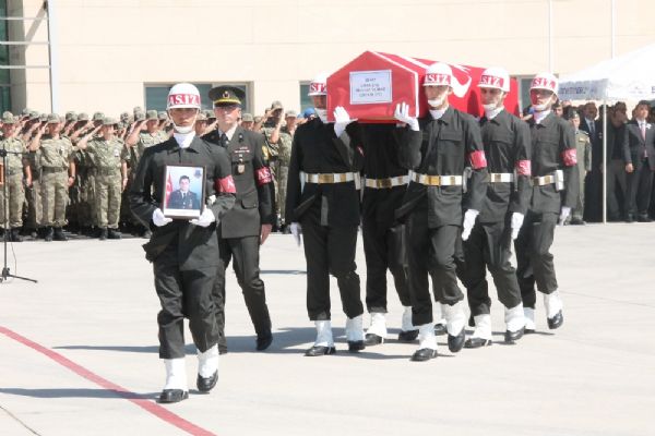 Tunceli şehidi memleketine göz yaşları ile uğurlandı