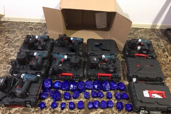 İstanbul'dan Riyad'a matkap kutusunda uyuşturucu ele geçirildi