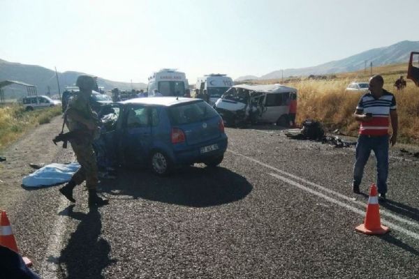 Batman'da feci kaza: 1 kişi ölüdü, 10 kişi yaralandı