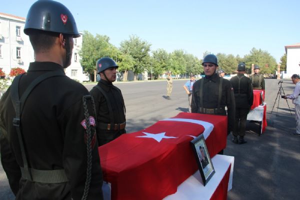 Batman şehitleri memleketlerine uğurlandı